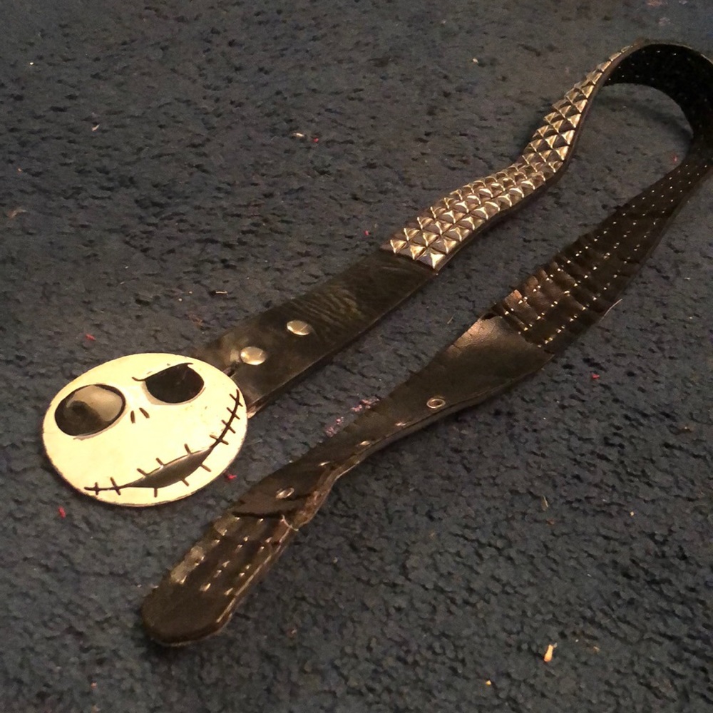 Stud belt with skellington buckle